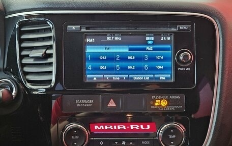 Mitsubishi Outlander III рестайлинг 3, 2015 год, 1 745 000 рублей, 11 фотография
