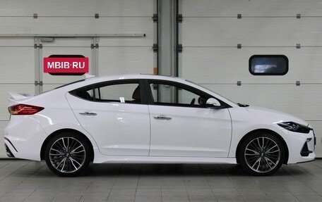 Hyundai Avante, 2018 год, 1 580 000 рублей, 4 фотография