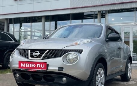 Nissan Juke II, 2011 год, 879 000 рублей, 2 фотография