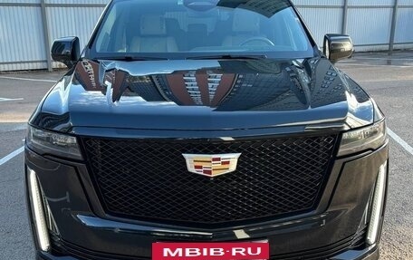 Cadillac Escalade V, 2021 год, 3 фотография