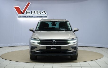 Volkswagen Tiguan II, 2021 год, 2 570 000 рублей, 2 фотография