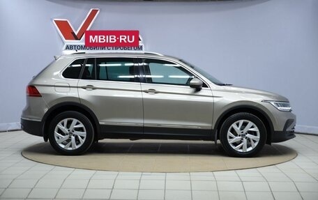 Volkswagen Tiguan II, 2021 год, 2 570 000 рублей, 4 фотография