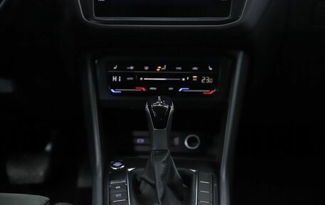 Volkswagen Tiguan II, 2021 год, 2 570 000 рублей, 14 фотография