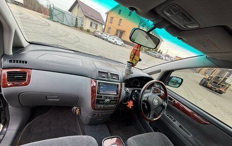 Toyota Ipsum II, 2001 год, 990 000 рублей, 16 фотография