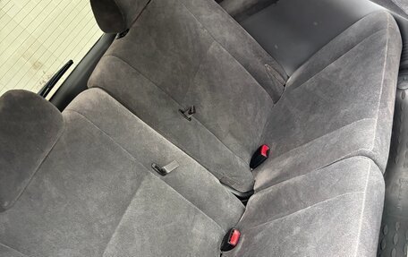Toyota Ipsum II, 2001 год, 990 000 рублей, 22 фотография