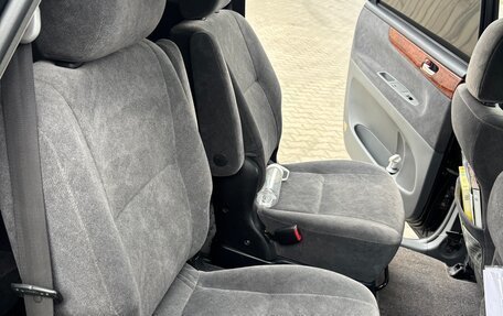 Toyota Ipsum II, 2001 год, 990 000 рублей, 21 фотография