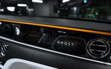 Rolls-Royce Ghost Series II рестайлинг, 2021 год, 35 000 000 рублей, 14 фотография