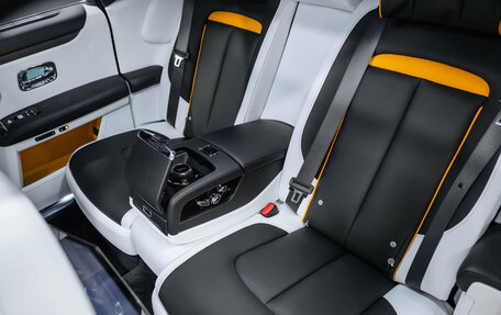 Rolls-Royce Ghost Series II рестайлинг, 2021 год, 35 000 000 рублей, 20 фотография