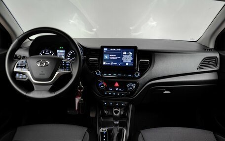 Hyundai Solaris II рестайлинг, 2022 год, 1 620 000 рублей, 12 фотография