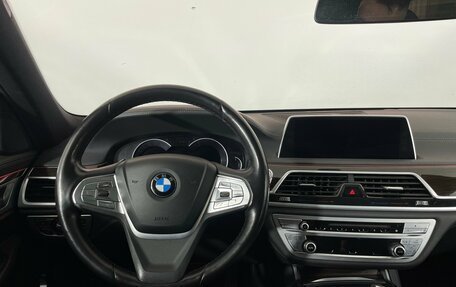 BMW 7 серия, 2017 год, 2 249 000 рублей, 13 фотография