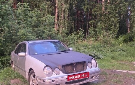 Mercedes-Benz E-Класс, 2000 год, 250 000 рублей, 2 фотография