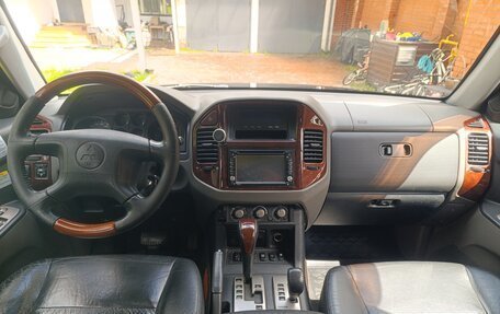 Mitsubishi Pajero III рестайлинг, 2006 год, 1 000 000 рублей, 8 фотография