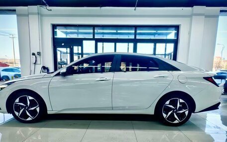 Hyundai Elantra, 2022 год, 1 500 000 рублей, 3 фотография