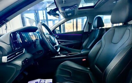 Hyundai Elantra, 2022 год, 1 500 000 рублей, 14 фотография