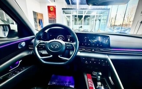 Hyundai Elantra, 2022 год, 1 500 000 рублей, 21 фотография