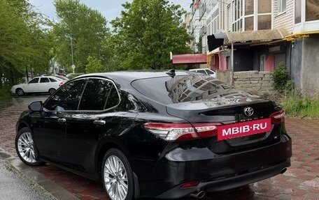 Toyota Camry, 2020 год, 3 090 000 рублей, 4 фотография