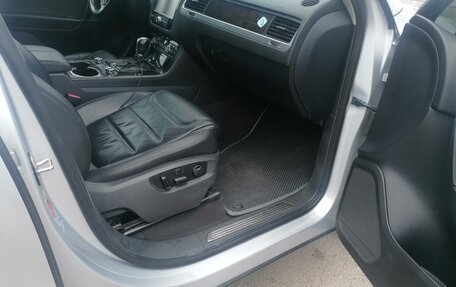 Volkswagen Touareg III, 2011 год, 2 500 000 рублей, 5 фотография