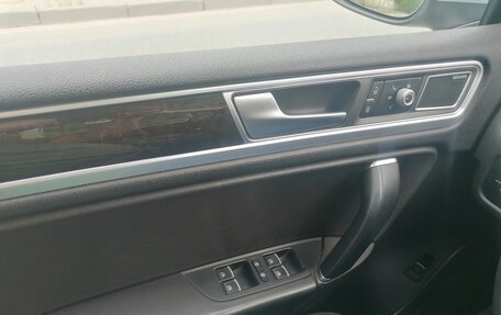 Volkswagen Touareg III, 2011 год, 2 500 000 рублей, 14 фотография