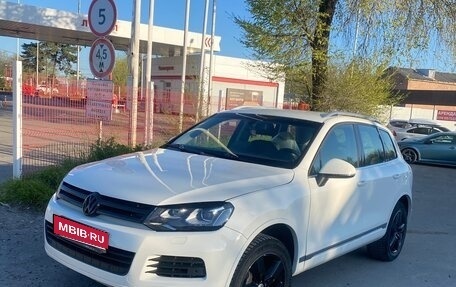 Volkswagen Touareg III, 2011 год, 1 680 000 рублей, 1 фотография