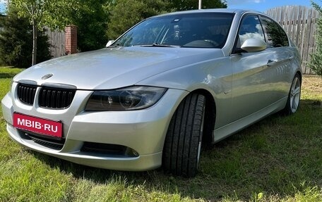 BMW 3 серия, 2006 год, 900 000 рублей, 1 фотография