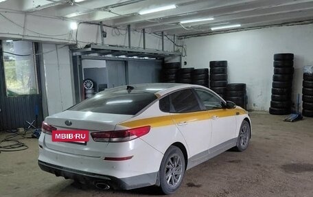 KIA Optima IV, 2018 год, 880 000 рублей, 4 фотография