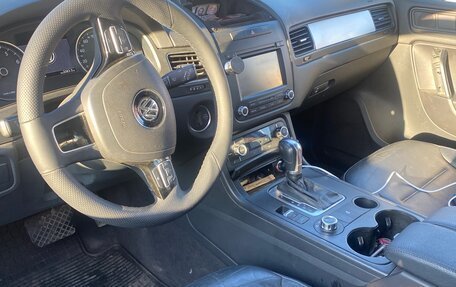 Volkswagen Touareg III, 2011 год, 1 680 000 рублей, 5 фотография