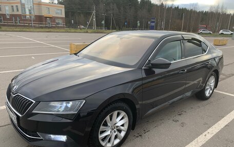 Skoda Superb III рестайлинг, 2017 год, 1 850 000 рублей, 3 фотография