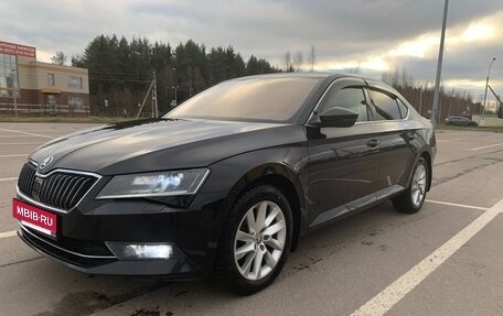 Skoda Superb III рестайлинг, 2017 год, 1 850 000 рублей, 2 фотография