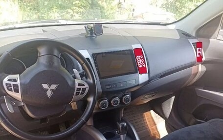 Mitsubishi Outlander III рестайлинг 3, 2011 год, 1 050 000 рублей, 2 фотография