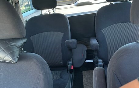 Mitsubishi Grandis, 2008 год, 800 000 рублей, 9 фотография