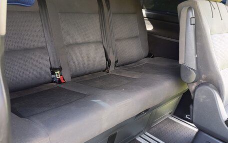 Volkswagen Multivan T5, 2004 год, 1 290 000 рублей, 13 фотография