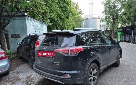 Toyota RAV4, 2018 год, 2 390 000 рублей, 4 фотография