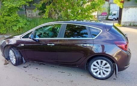 Opel Astra J, 2013 год, 680 000 рублей, 2 фотография