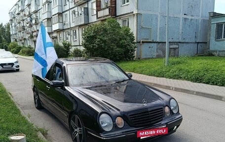 Mercedes-Benz E-Класс, 2001 год, 580 000 рублей, 4 фотография