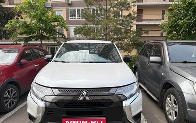 Mitsubishi Outlander III рестайлинг 3, 2021 год, 2 370 000 рублей, 1 фотография