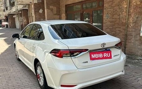 Toyota Corolla, 2022 год, 1 860 000 рублей, 2 фотография