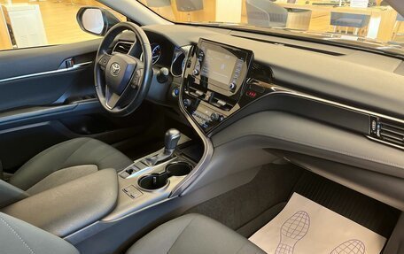Toyota Camry, 2021 год, 3 099 000 рублей, 17 фотография