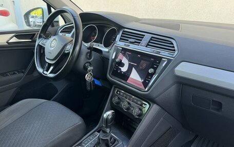 Volkswagen Tiguan II, 2017 год, 2 150 000 рублей, 17 фотография