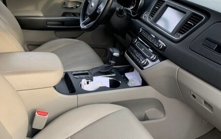 KIA Carnival III, 2019 год, 2 800 000 рублей, 6 фотография