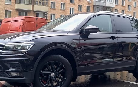 Volkswagen Tiguan II, 2019 год, 2 600 000 рублей, 5 фотография