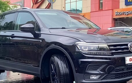 Volkswagen Tiguan II, 2019 год, 2 600 000 рублей, 3 фотография