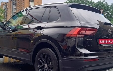Volkswagen Tiguan II, 2019 год, 2 600 000 рублей, 2 фотография