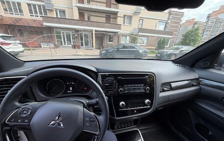 Mitsubishi Outlander III рестайлинг 3, 2021 год, 2 370 000 рублей, 6 фотография