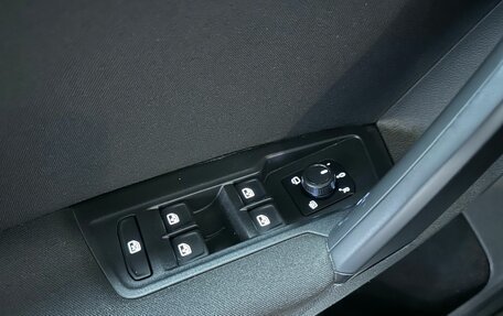 Volkswagen Tiguan II, 2019 год, 2 149 000 рублей, 13 фотография