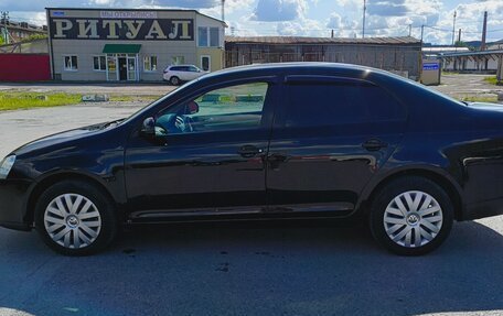Volkswagen Jetta VI, 2010 год, 645 000 рублей, 3 фотография