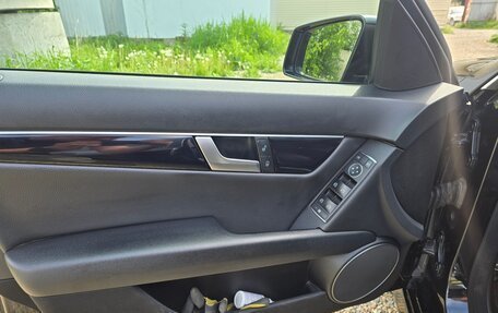 Mercedes-Benz C-Класс, 2012 год, 1 250 000 рублей, 2 фотография