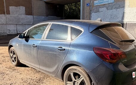 Opel Astra J, 2011 год, 520 000 рублей, 11 фотография