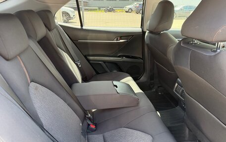 Toyota Camry, 2019 год, 2 600 000 рублей, 4 фотография