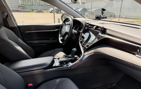 Toyota Camry, 2019 год, 2 600 000 рублей, 3 фотография