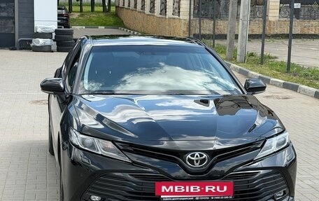 Toyota Camry, 2019 год, 2 600 000 рублей, 15 фотография